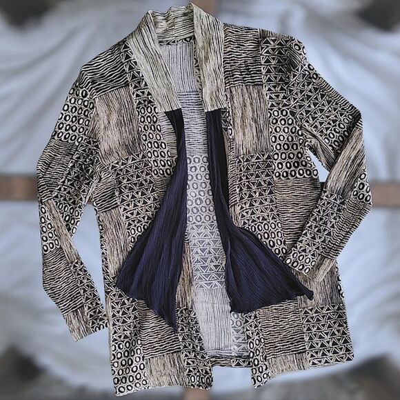 Vtg crêpe abstract print open front long sleeve blouse - Picture 8 of 13